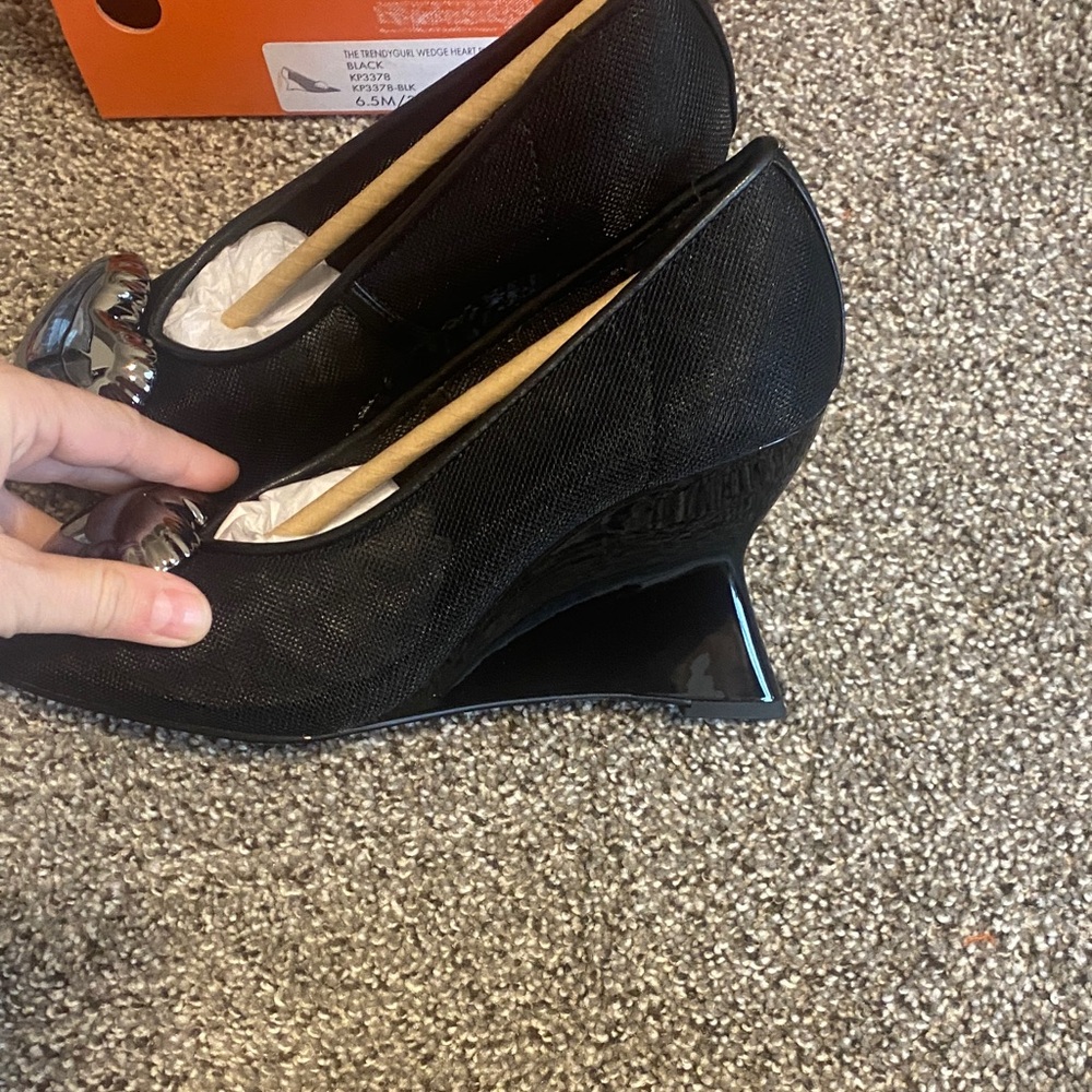 Katy Perry Collections Black Heart-Adorned Heels - Picture 7 of 9